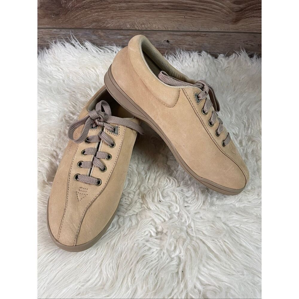 EASY SPRIT Anti Gravity Women’s Comfort Shoes Tan Suede Like 6 1/2 D\B